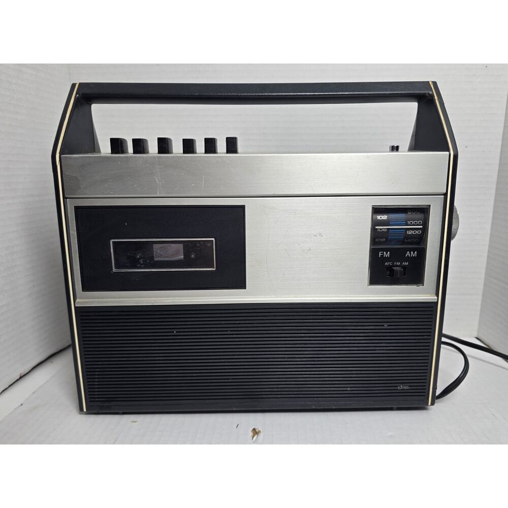 RARE Vintage Penncrest AM FM Tuner Cassette Tape Player Recorder Portable # 3241